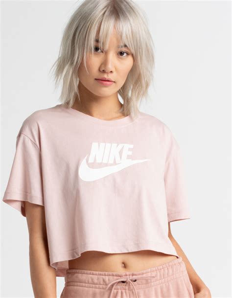 nike oversized cropped tee.